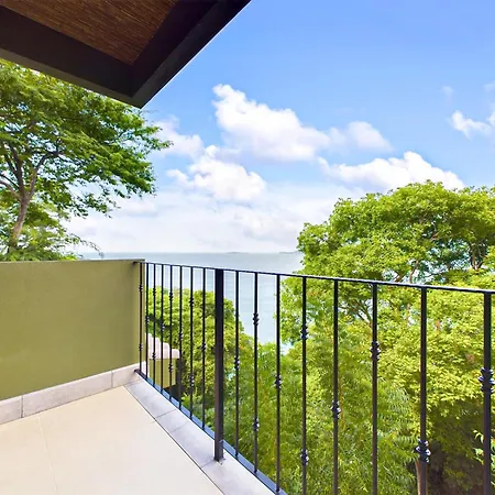 360 Splendor 307A-Ocean View 2 Bedroom Condo-Breakfast Included!